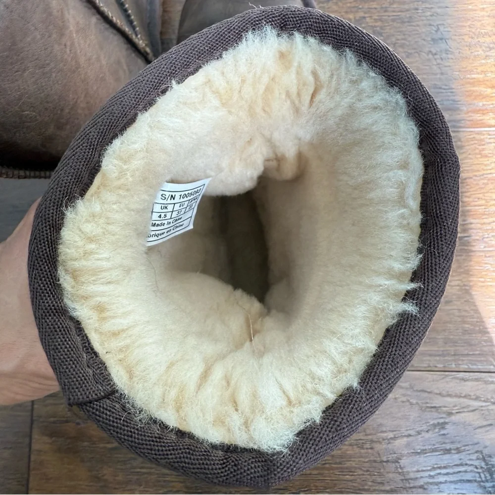 UGG Size 6 Classic Short Chocolate Brown Boots